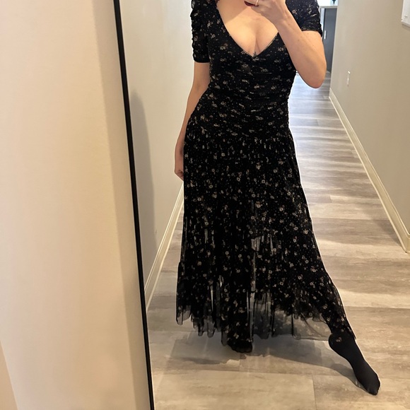 Hi, I’m Max! I love fashion and interior design. - Picture 14 of 17